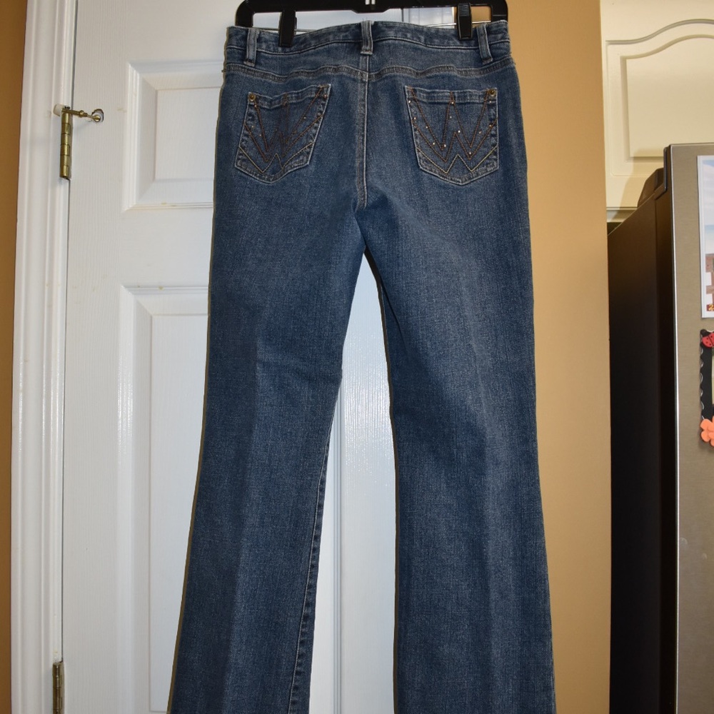 Petite Sophisticate Women’s Jeans